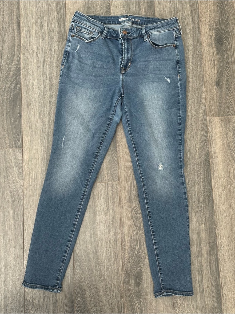 Old Navy Rockstar Super Skinny Distressed Blue Denim Jeans Casual Chic Mid Rise